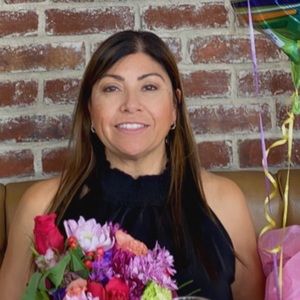 Meet your Posher, Alma